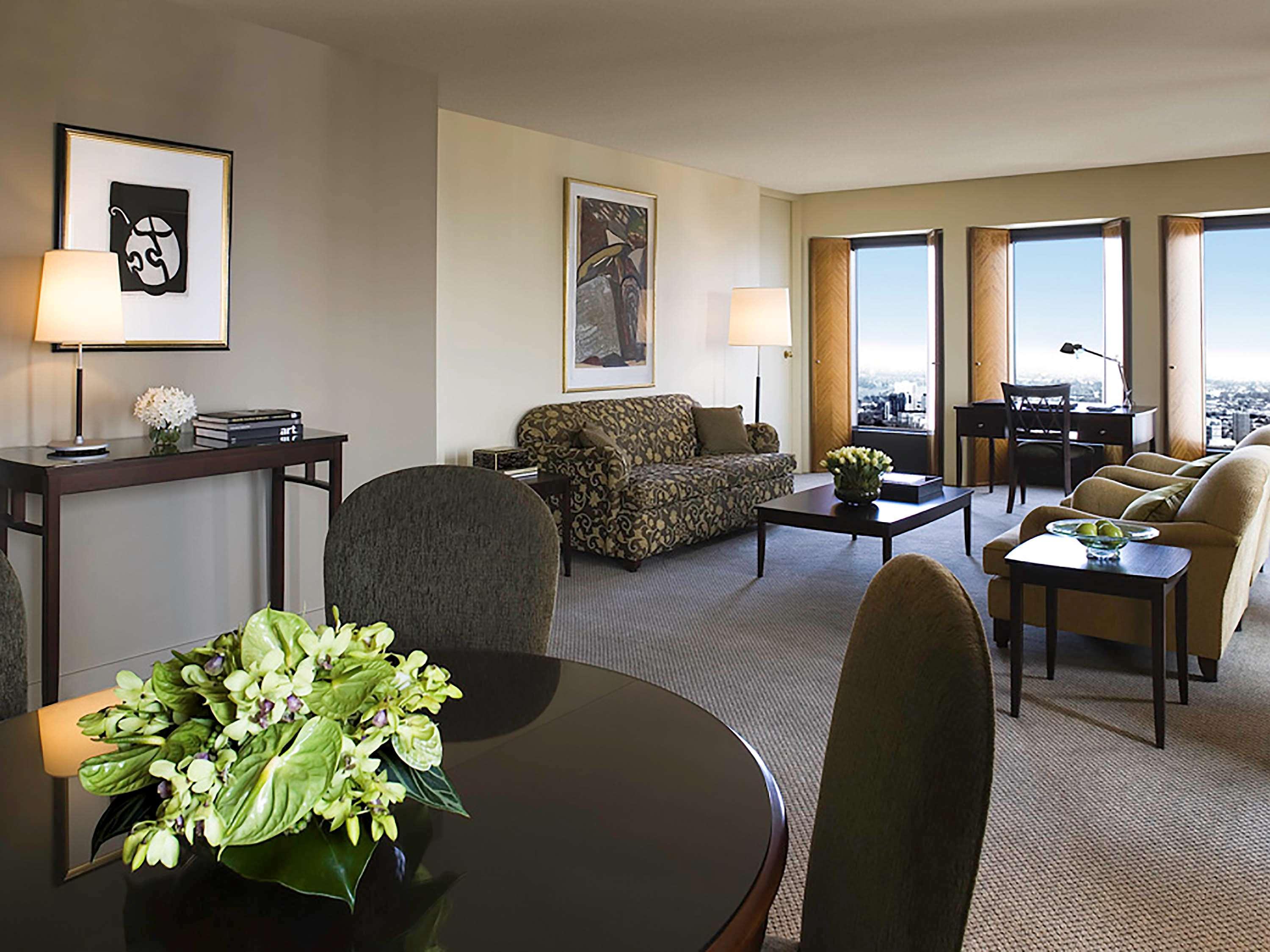Hotel Sofitel Melbourne On Collins Exterior foto A living room at The Ritz-Carlton, San Francisco