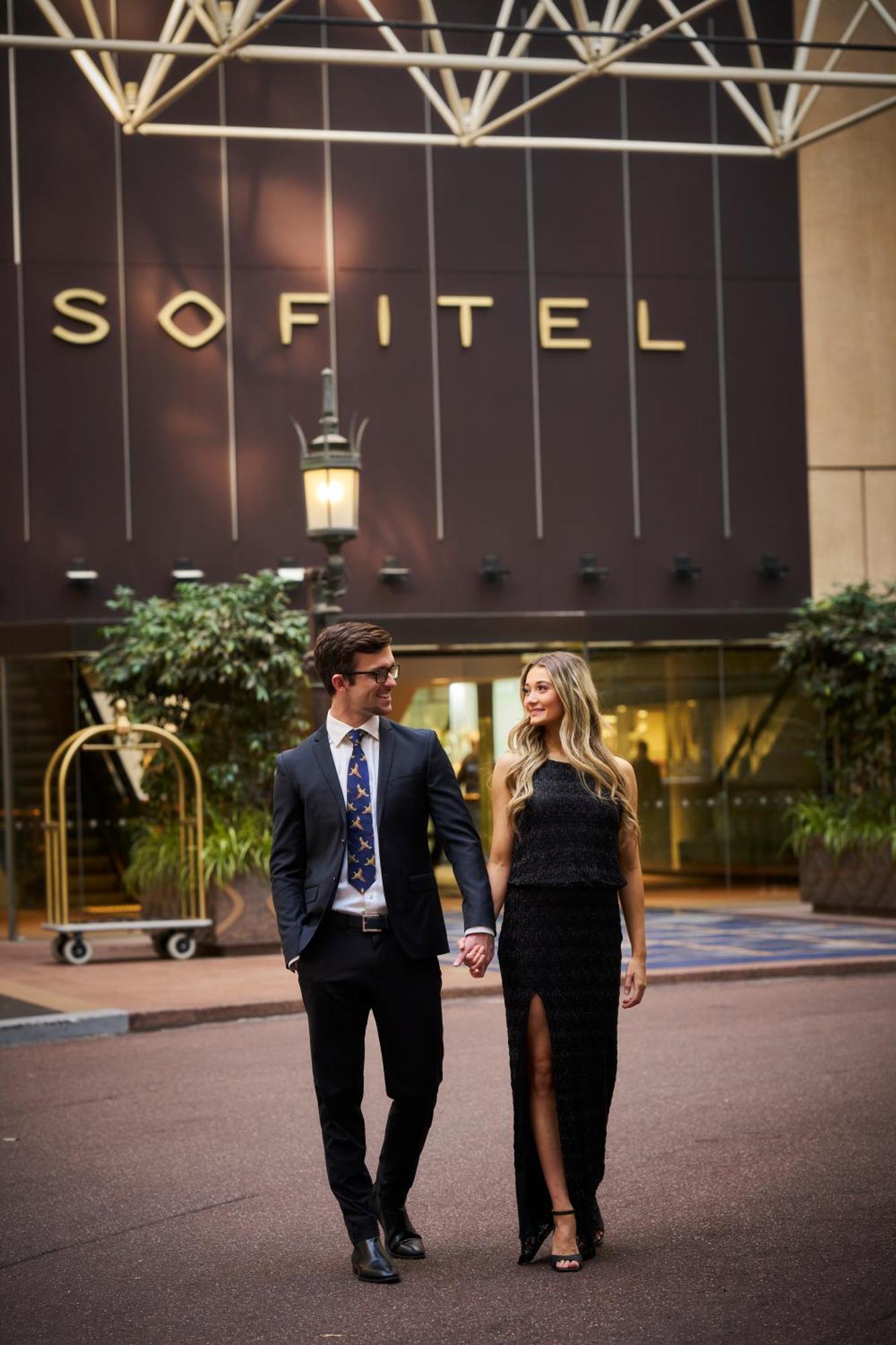 Hotel Sofitel Melbourne On Collins Exterior foto The hotel's entrance